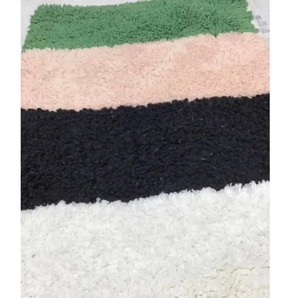 Room Essentials Bath Rug 17